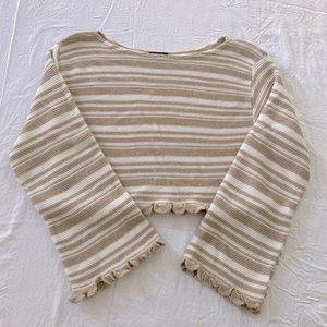 Flared sleeve cropped sweater